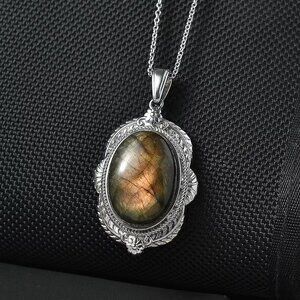 Silver Labradorite  Pendant Necklace in Stainless Steel